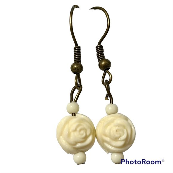 Vintage White Cream Rose Bud Flower Earrings Gold Tone Plated Carved Beads - Picture 6 of 12